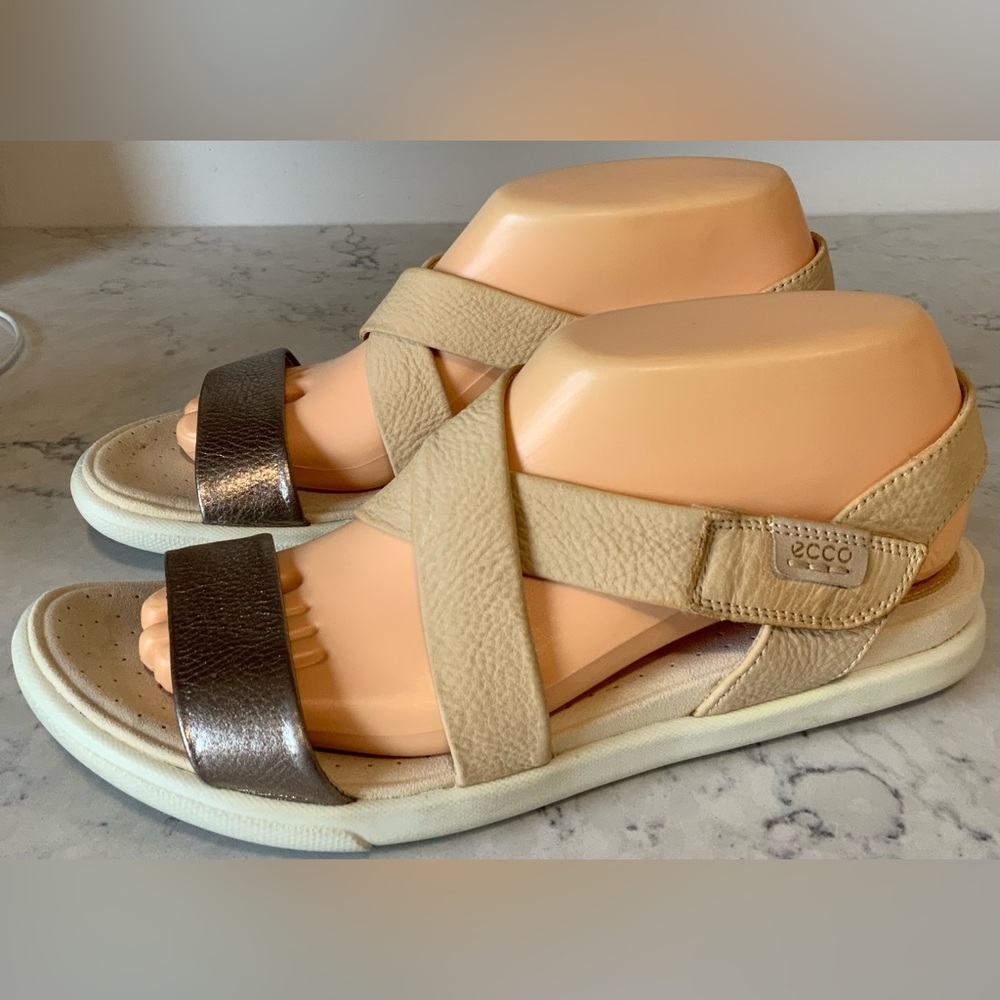 Metallic Gold Tan Ecco Sandals Sz. 8